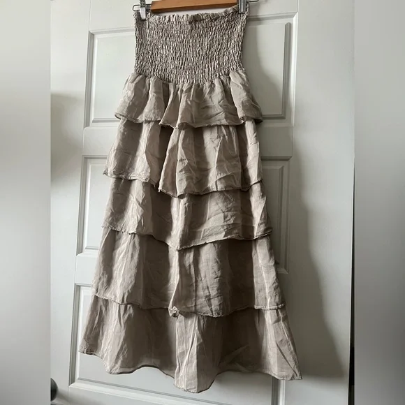NWOT ELAN Silk & Cotton Tiered Neutral Accordion Smocked MIDI Dress/skirt. Small - Picture 5 of 16